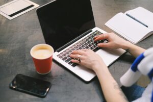 How to Get Your First Upwork Client (Zero Reviews Strategy)